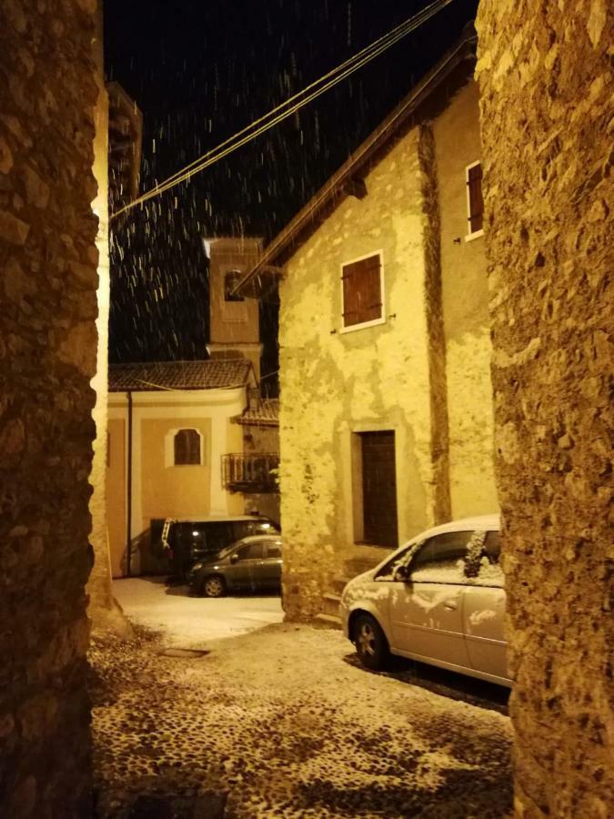 דירות Tremosine Casa Nel Borgo - Il Gufo מראה חיצוני תמונה